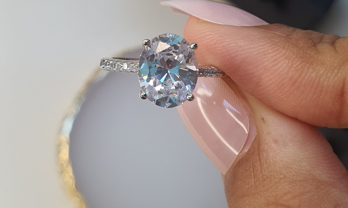 The Monaco Oval Ring